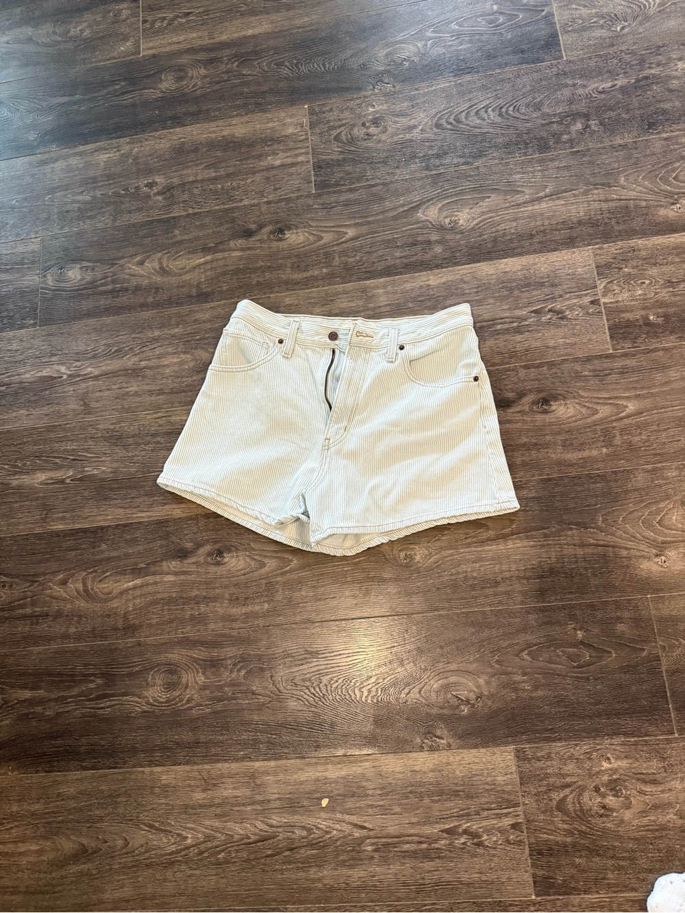 Levi's Light Cream High-Rise Corduroy Shorts